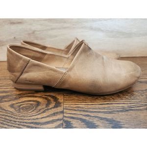 b.o.c leather Suree tan loafer women's size 8